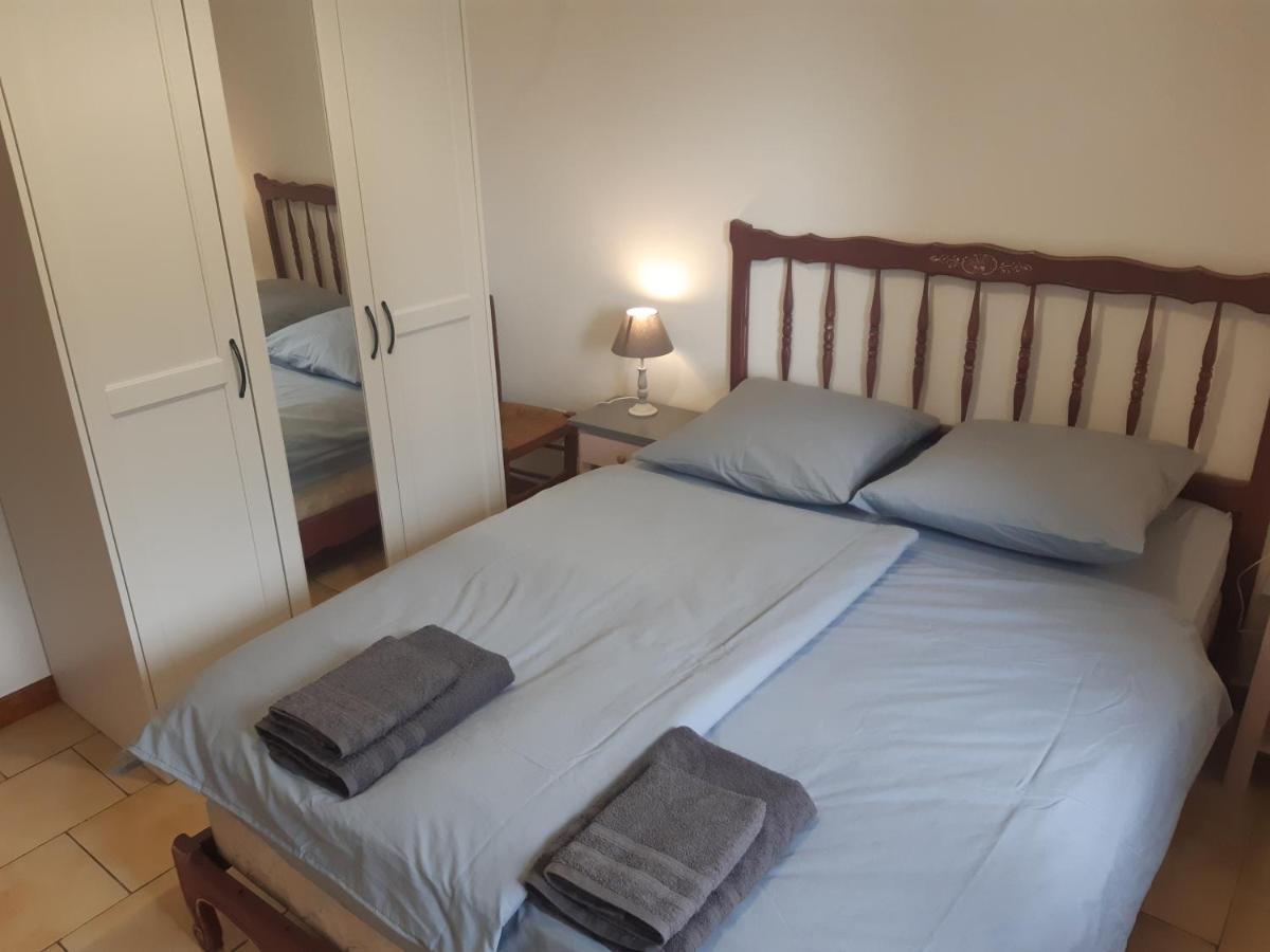 Les 3 Hirondelles Apartment ปอง-แซ็ง-เอสปริ ภายนอก รูปภาพ