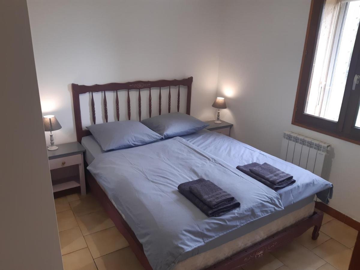 Les 3 Hirondelles Apartment ปอง-แซ็ง-เอสปริ ภายนอก รูปภาพ