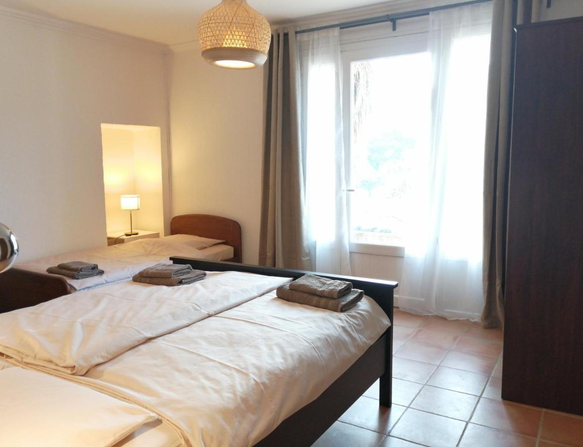 Les 3 Hirondelles Apartment ปอง-แซ็ง-เอสปริ ภายนอก รูปภาพ