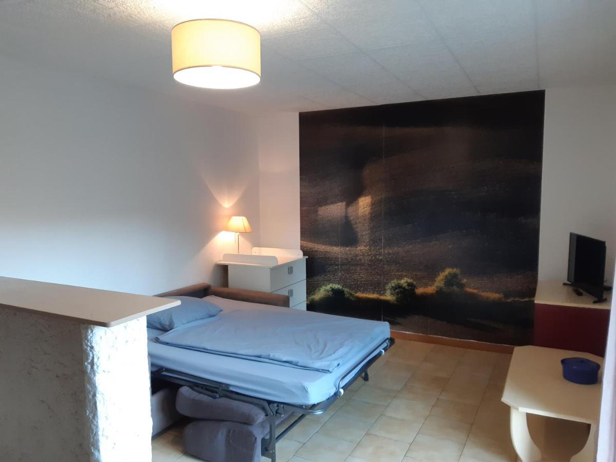 Les 3 Hirondelles Apartment ปอง-แซ็ง-เอสปริ ภายนอก รูปภาพ